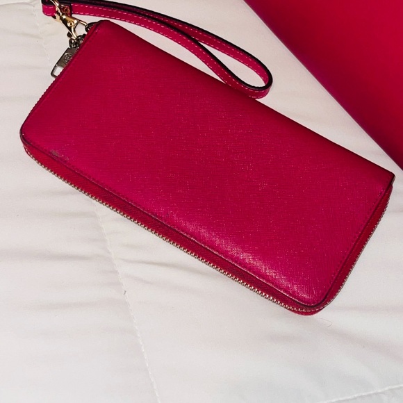 Tory Burch Fuchsia Tote and Wristlet Set - Picture 4 of 4